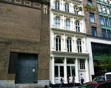 Murray Street - Photo Thumbnail 0