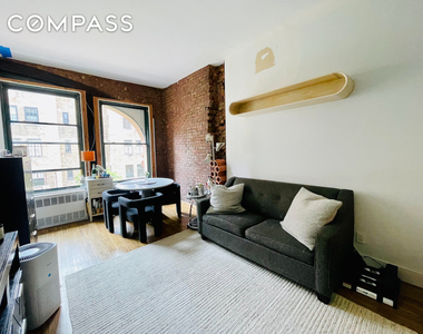 43 E 10th Street - Photo Thumbnail 2
