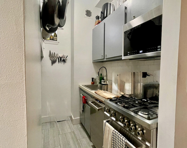 43 E 10th Street - Photo Thumbnail 4