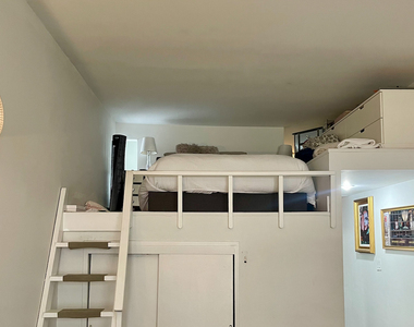 43 E 10th Street - Photo Thumbnail 3