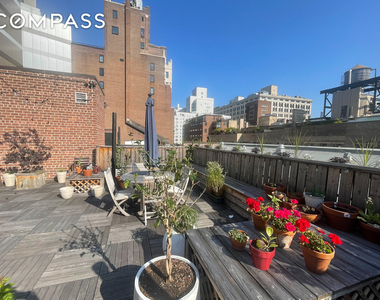 43 E 10th Street - Photo Thumbnail 6