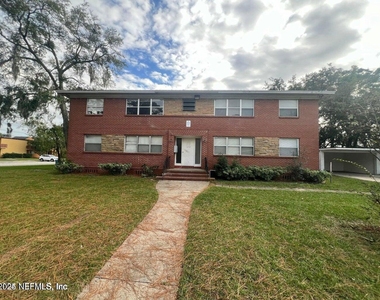 5452 Playa Way - Photo Thumbnail 5