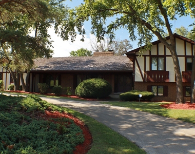 44 Kingston Drive - Photo Thumbnail 1