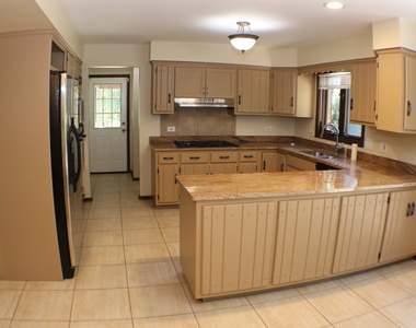44 Kingston Drive - Photo Thumbnail 7