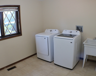 44 Kingston Drive - Photo Thumbnail 9