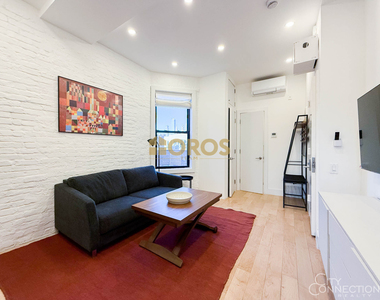 322 East 11th Street - Photo Thumbnail 5
