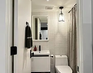 295 Montgomery Street - Photo Thumbnail 12