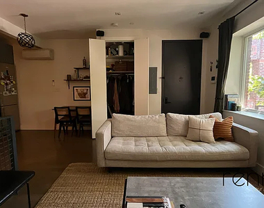 295 Montgomery Street - Photo Thumbnail 5