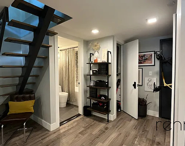 295 Montgomery Street - Photo Thumbnail 14