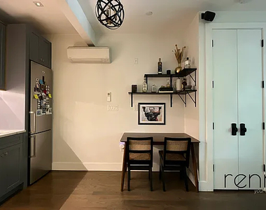 295 Montgomery Street - Photo Thumbnail 6