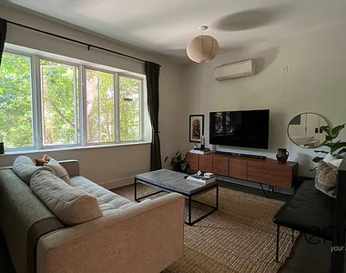 295 Montgomery Street - Photo Thumbnail 0