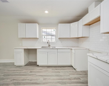 7921 Little Street - Photo Thumbnail 7