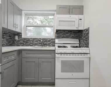 1091 Hancock Street - Photo Thumbnail 3