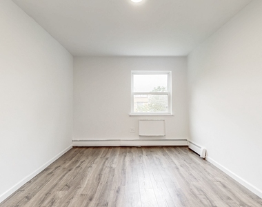 1091 Hancock Street - Photo Thumbnail 8