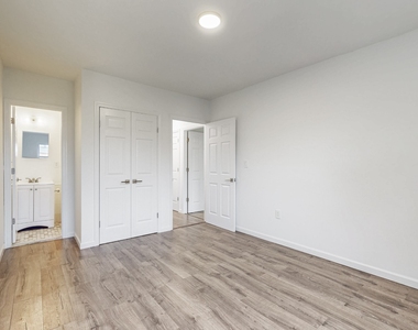 1091 Hancock Street - Photo Thumbnail 10
