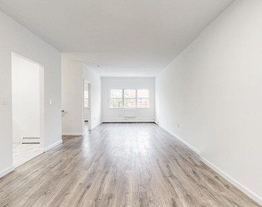 1091 Hancock Street - Photo Thumbnail 6