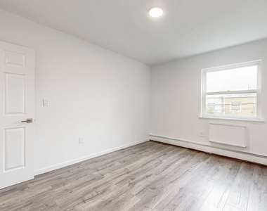 1091 Hancock Street - Photo Thumbnail 12