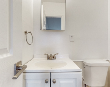 1091 Hancock Street - Photo Thumbnail 5