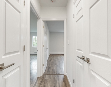 1091 Hancock Street - Photo Thumbnail 2