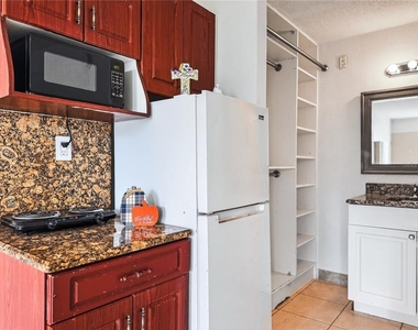 7900 S Orange Blossom Trail - Photo Thumbnail 6