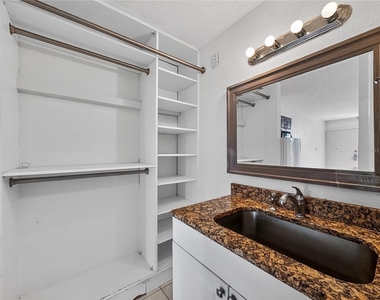 7900 S Orange Blossom Trail - Photo Thumbnail 10