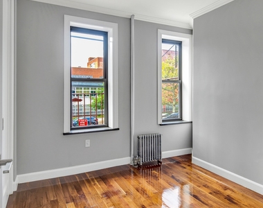 2nd Avenue and E 108th Street - Photo Thumbnail 8
