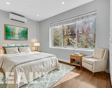 99 Suffolk Street - Photo Thumbnail 2
