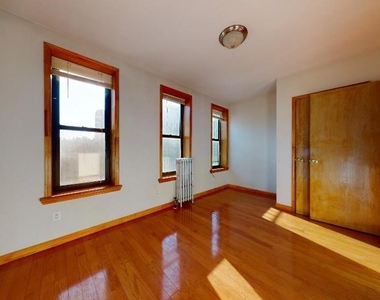 East 14th Street - Photo Thumbnail 0