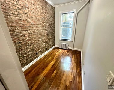 Hudson Street - Photo Thumbnail 5