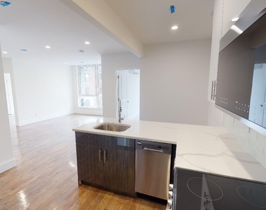 13828 Queens Boulevard - Photo Thumbnail 4