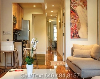 East 7th Street and 1st Avenue - Photo Thumbnail 3