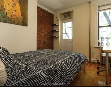 East 7th Street and 1st Avenue - Photo Thumbnail 6
