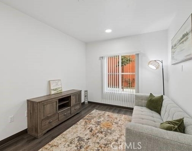 3509 Vista Lane - Photo Thumbnail 5