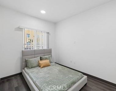 3509 Vista Lane - Photo Thumbnail 8