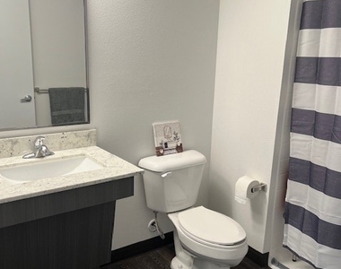 3509 Vista Lane - Photo Thumbnail 5