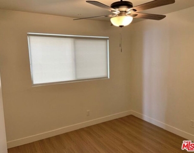 626 N Kingsley Drive - Photo Thumbnail 7