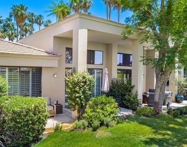80601 Oak Tree - Photo Thumbnail 4
