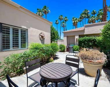 80601 Oak Tree - Photo Thumbnail 7