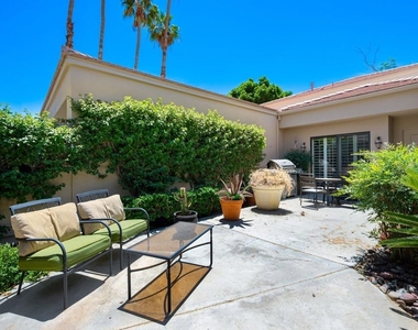 80601 Oak Tree - Photo Thumbnail 9