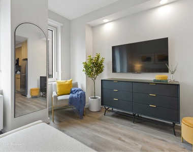 2455 3rd Ave - Photo Thumbnail 6
