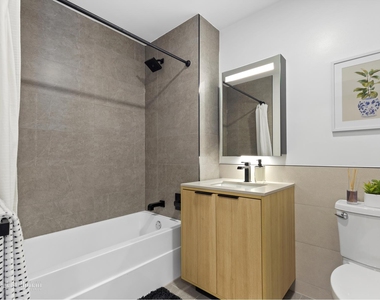 2455 3rd Ave - Photo Thumbnail 5