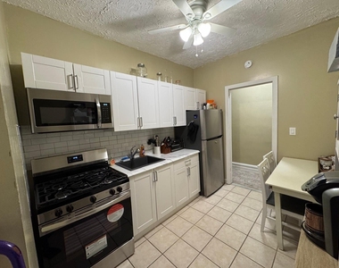 45-05 Ditmars Boulevard - Photo Thumbnail 1