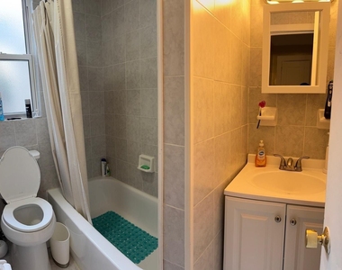 45-05 Ditmars Boulevard - Photo Thumbnail 6
