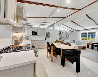 111 Robinhood Drive - Photo Thumbnail 13