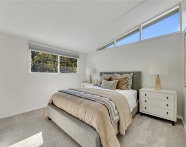 111 Robinhood Drive - Photo Thumbnail 17