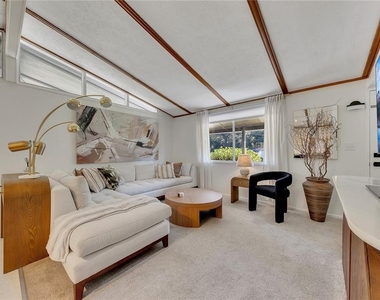 111 Robinhood Drive - Photo Thumbnail 5