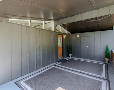 111 Robinhood Drive - Photo Thumbnail 28