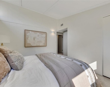111 Robinhood Drive - Photo Thumbnail 18