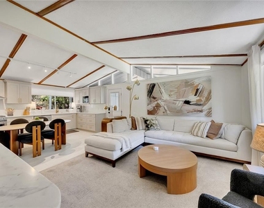 111 Robinhood Drive - Photo Thumbnail 4