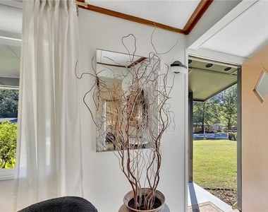 111 Robinhood Drive - Photo Thumbnail 3